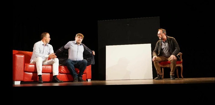 La compagnie Vice Versa expérimente des sièges de spectateurs VIP sur la&nbsp;scène.